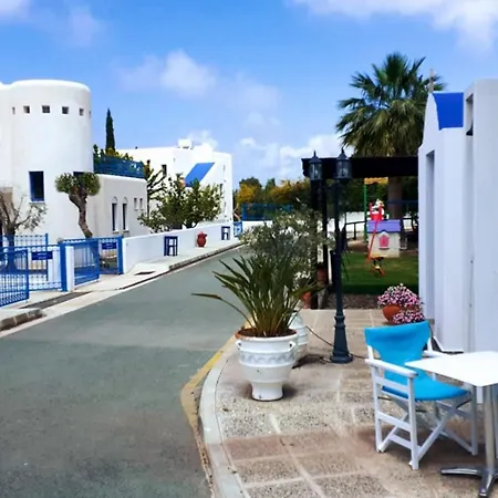 In Sleeps 6 Includes Swimming Pool Air Con And Wifi 1 6 4 Villa *
