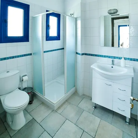 In Sleeps 6 Includes Swimming Pool Air Con And Wifi 1 6 4 Peja