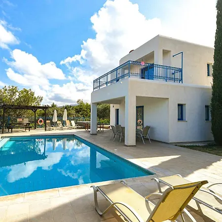 Villa In Sleeps 6 Includes Swimming Pool Air Con And Wifi 1 6 4 *